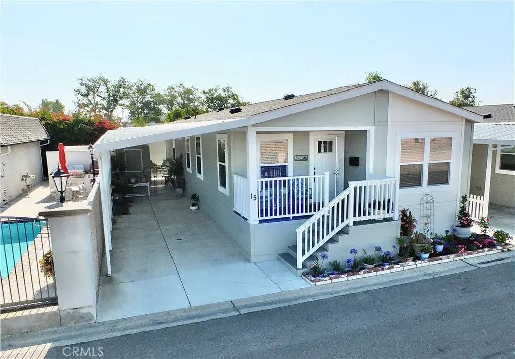 10525 Somerset 15, Bellflower