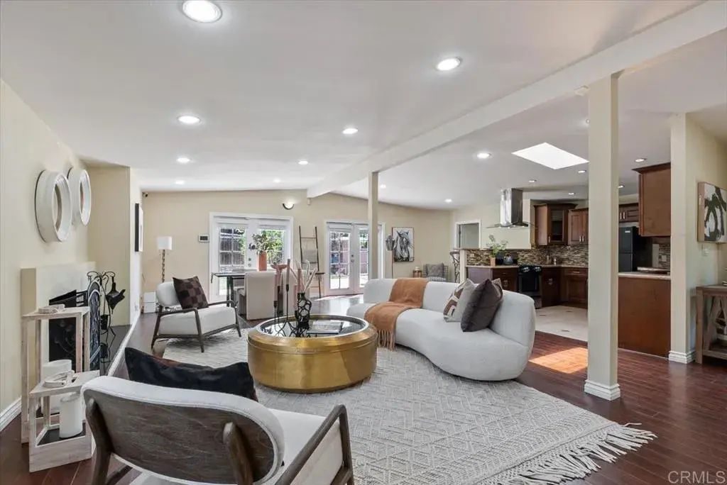 7740 Lindley Avenue, Reseda