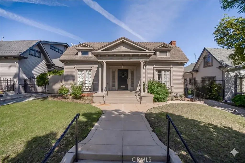 122 N Ridgewood Place, Los Angeles