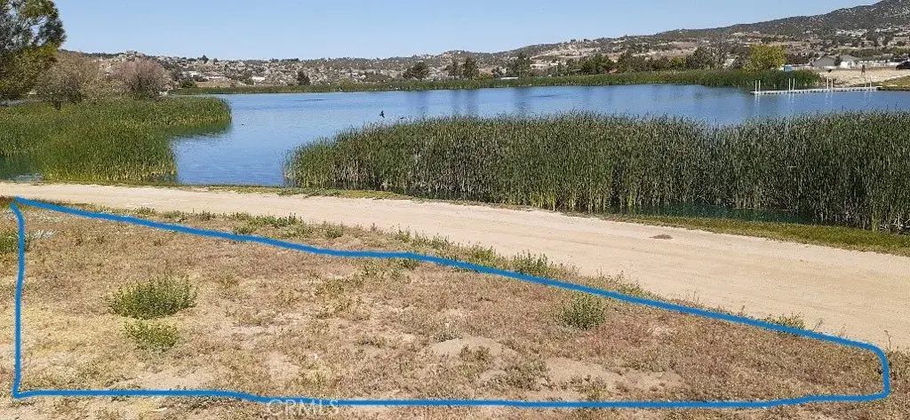 Lakefront, Aguanga