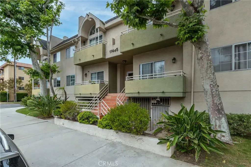 11485 Moorpark Street 15, Studio City
