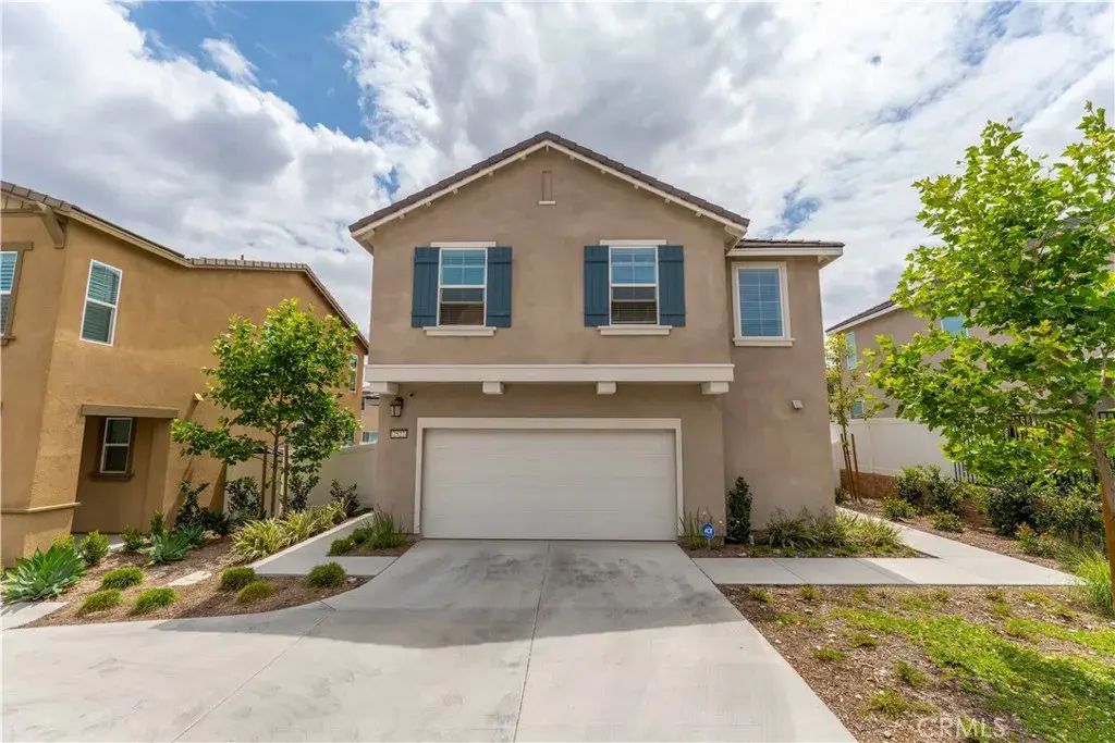 2522 Gunner Ridge, Rialto