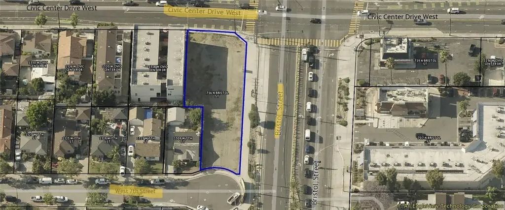 716 Bristol, Santa Ana