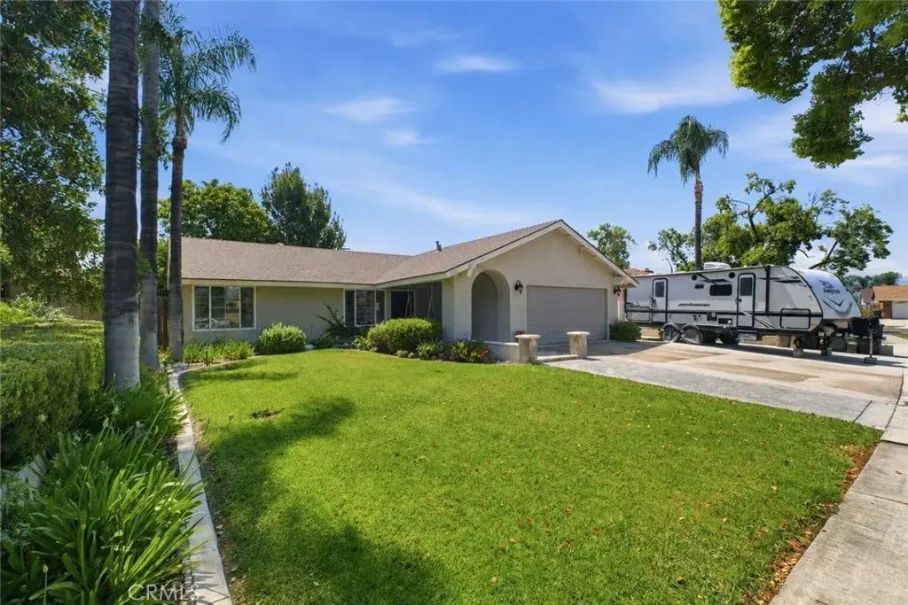 11156 Davenport Place, Riverside