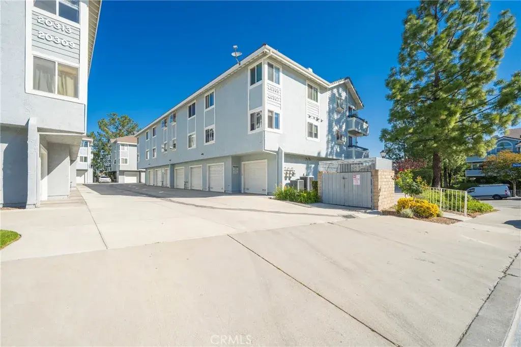 20305 Rue Crevier 585, Canyon Country