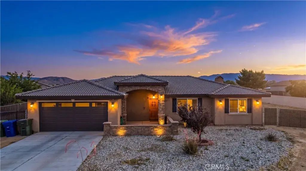 12833 Algonquin, Apple Valley