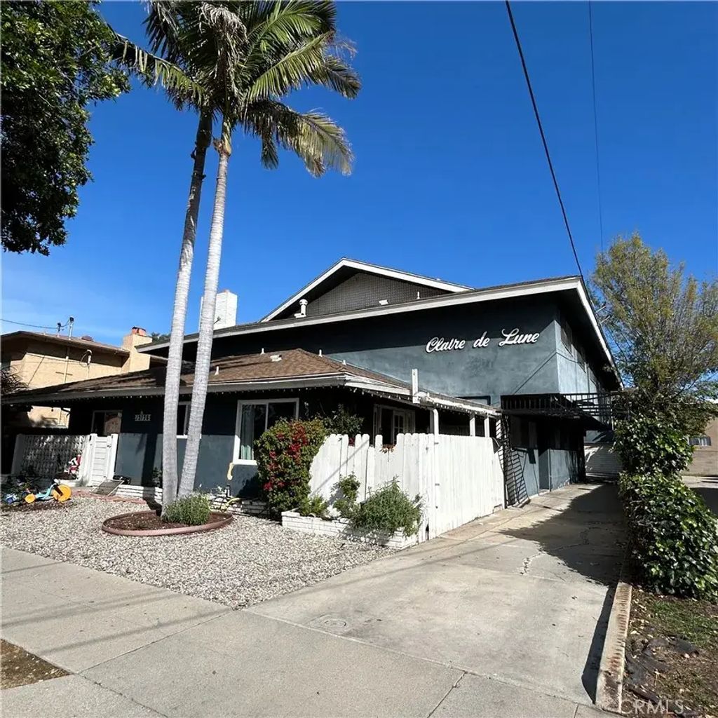 12128 Ramona, Hawthorne