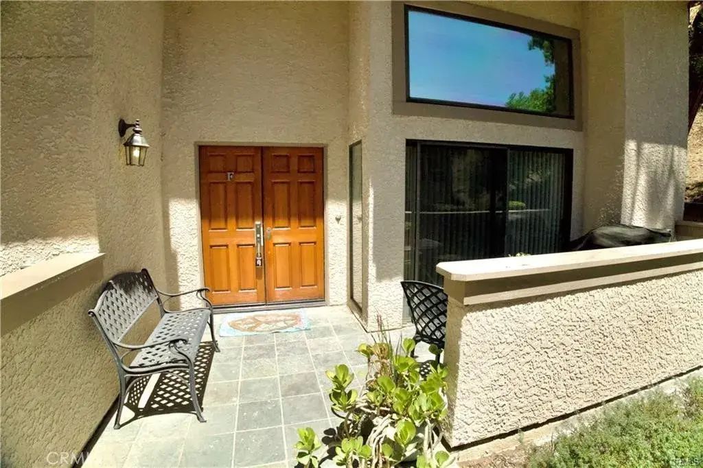 26130 Alizia Canyon, Calabasas
