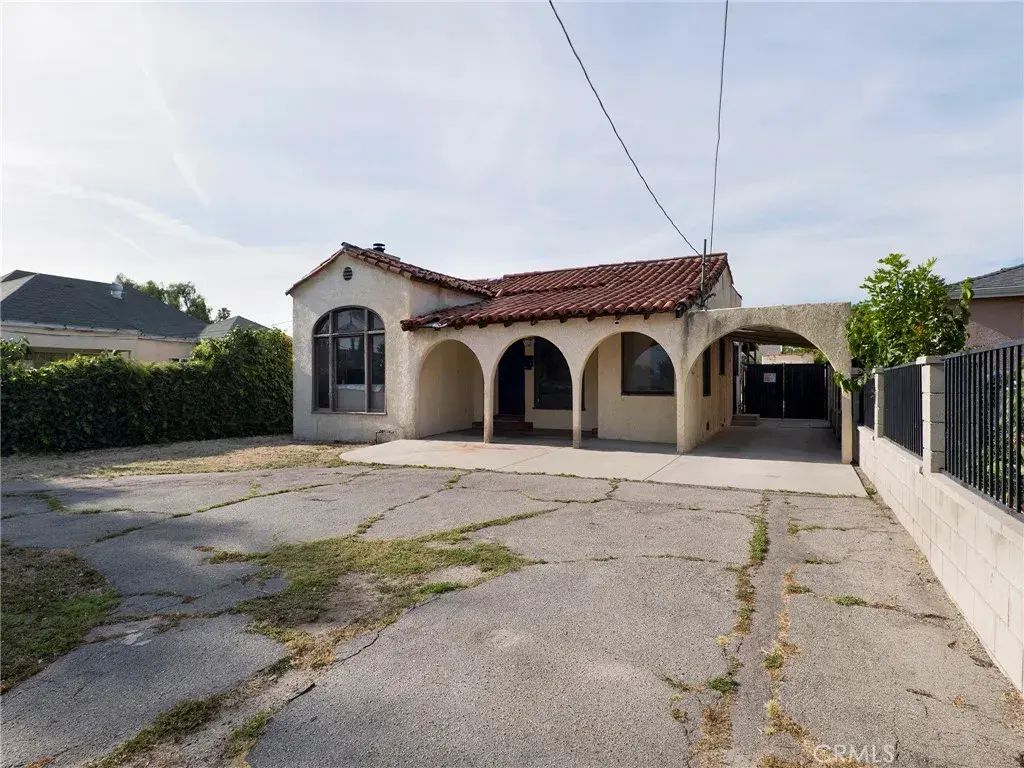 12019 Saticoy, North Hollywood