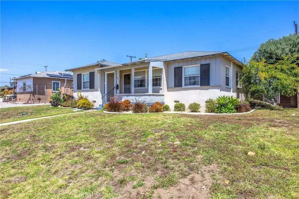 159 E La Verne Ave, Pomona