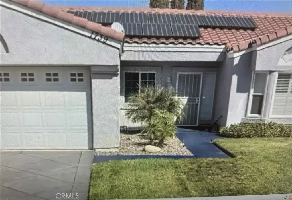 1739 E Avenue R6, Palmdale