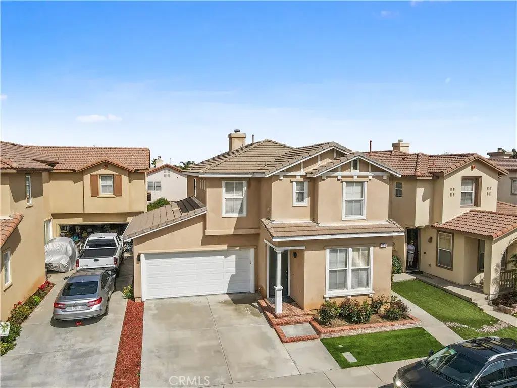 255 Roxanne Lane, Corona