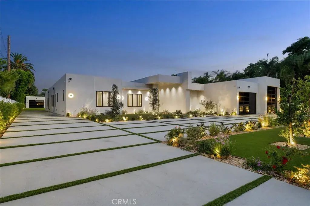 22924 Erwin Street, Woodland Hills