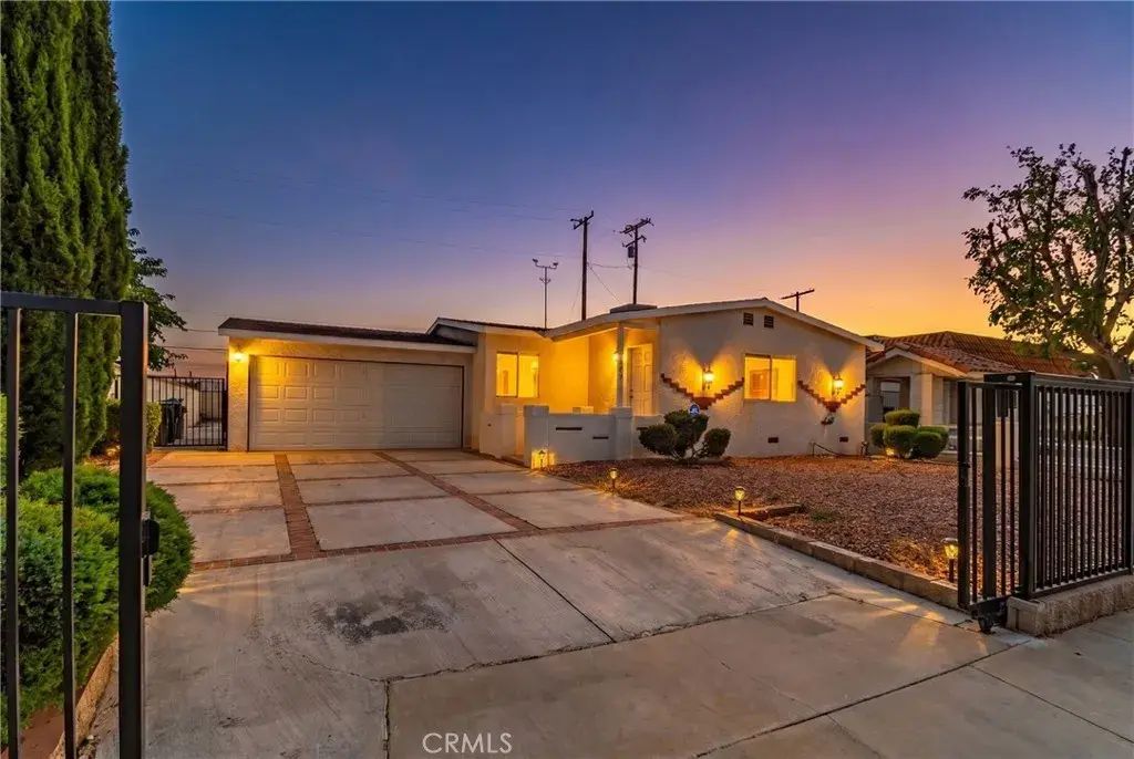 802 E Avenue Q4, Palmdale