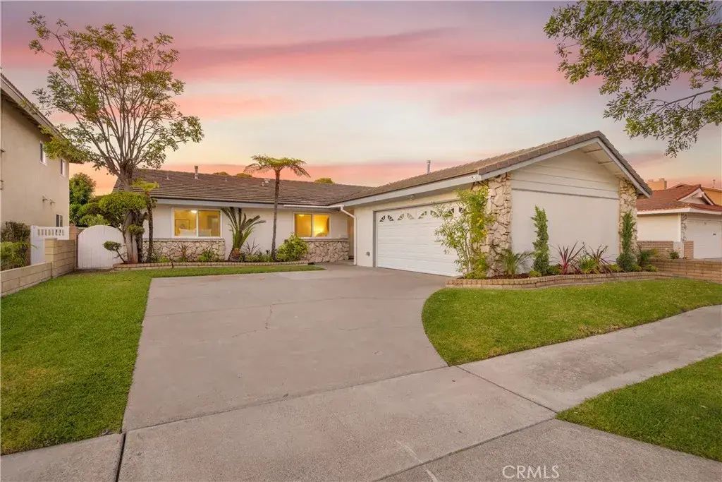 4657 Hazelnut Avenue, Seal Beach