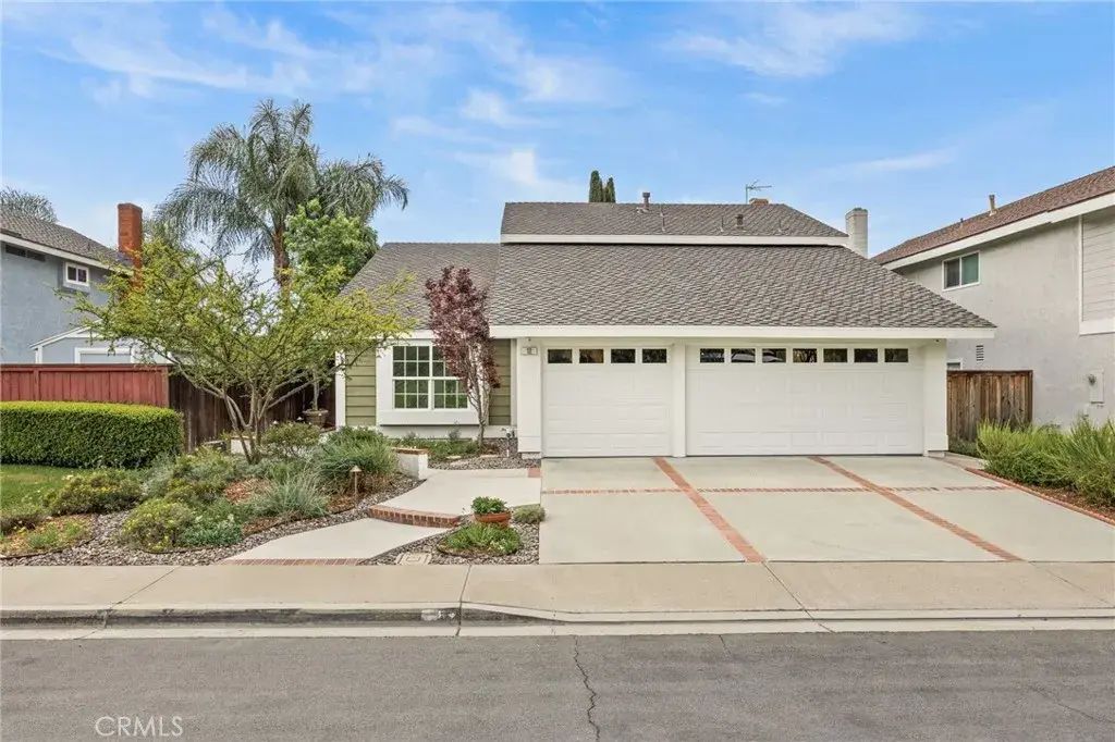 12 Mayflower, Irvine