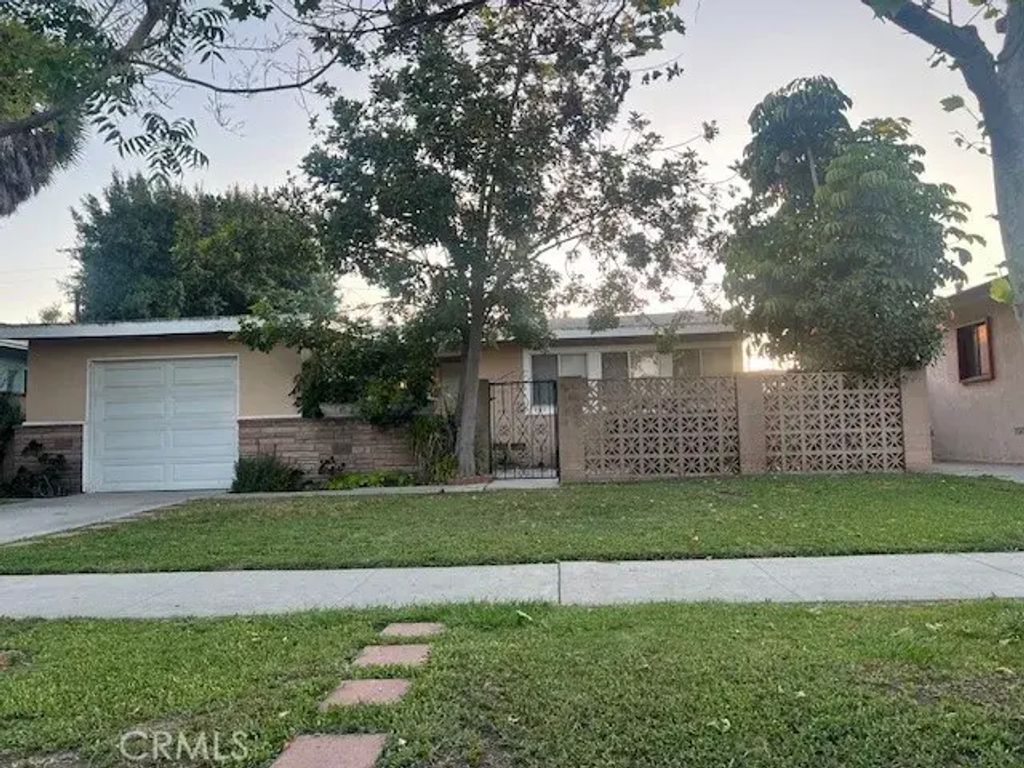 2829 Iroquois, Long Beach