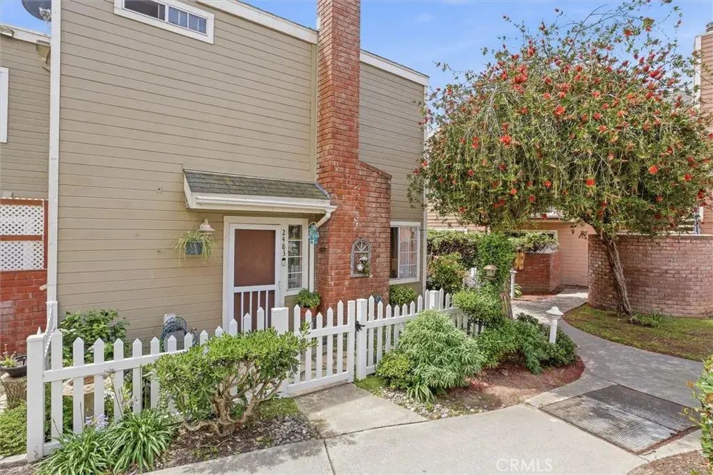 2483 Country, Santa Maria