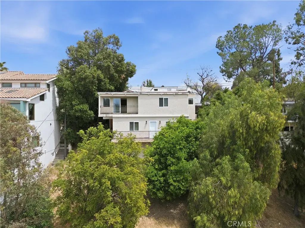 5211 Calatrana Drive, Woodland Hills