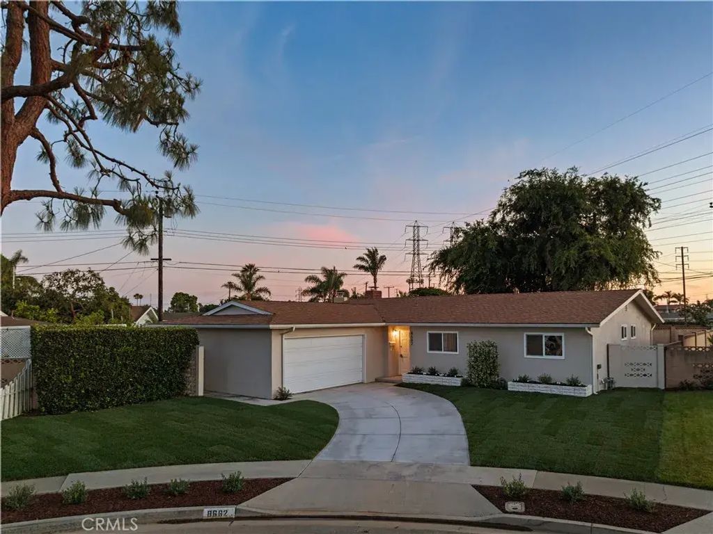 8662 Royer Circle, Huntington Beach