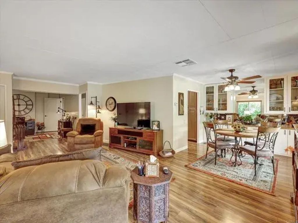 4747 Oak Crest Spc 23, Fallbrook