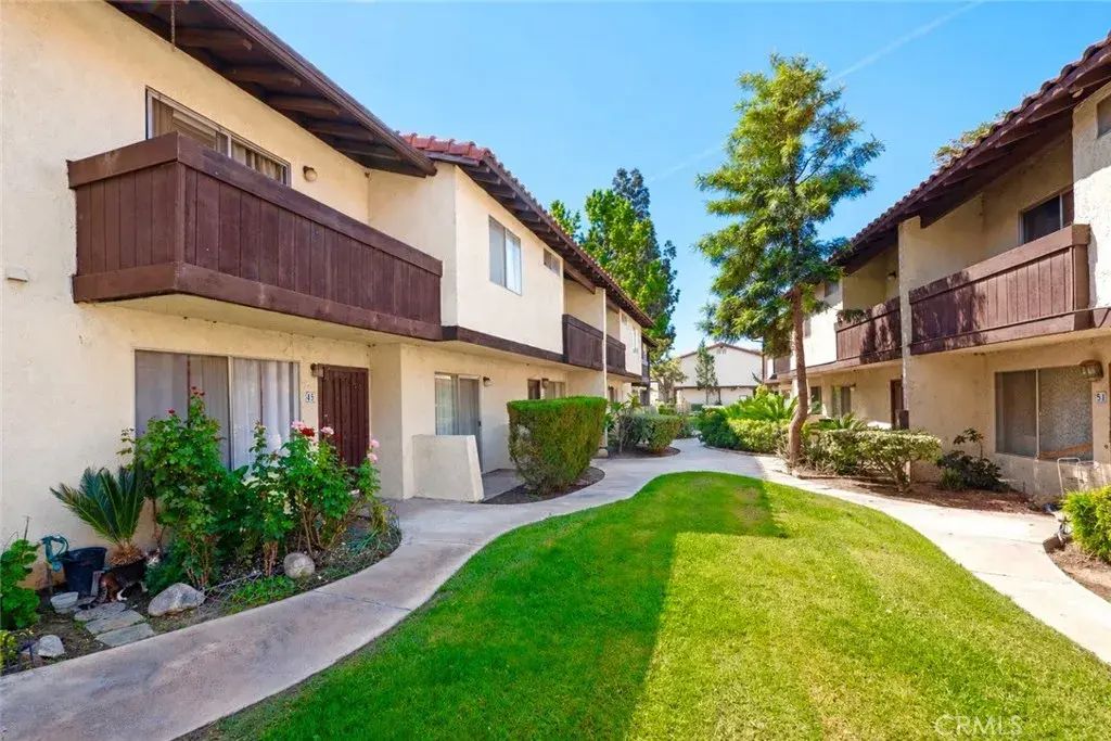 1077 S Santo Antonio Drive 45, Colton