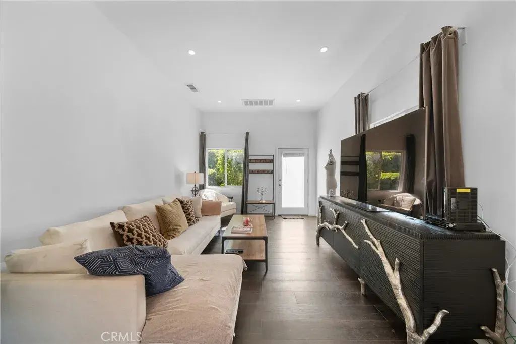 1036 N Avenue 50, Los Angeles