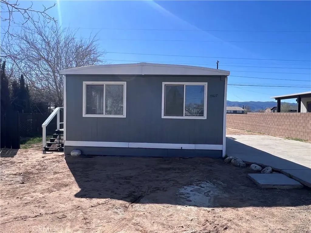 19127 Danbury, Hesperia