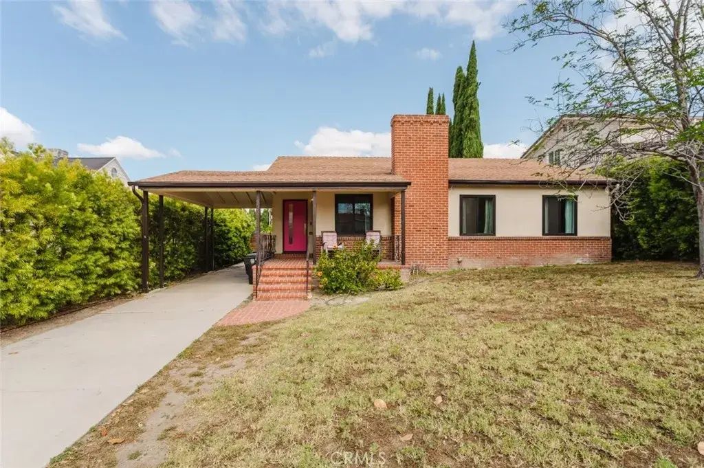 831 E Walnut Avenue, Burbank