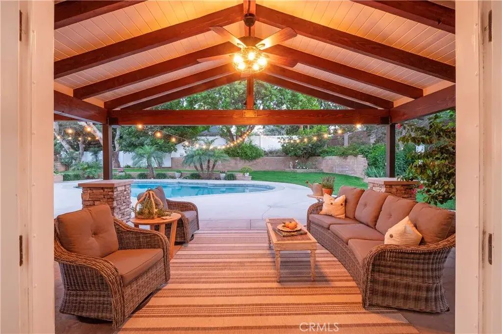 2372 Shadow Hill Drive, Riverside