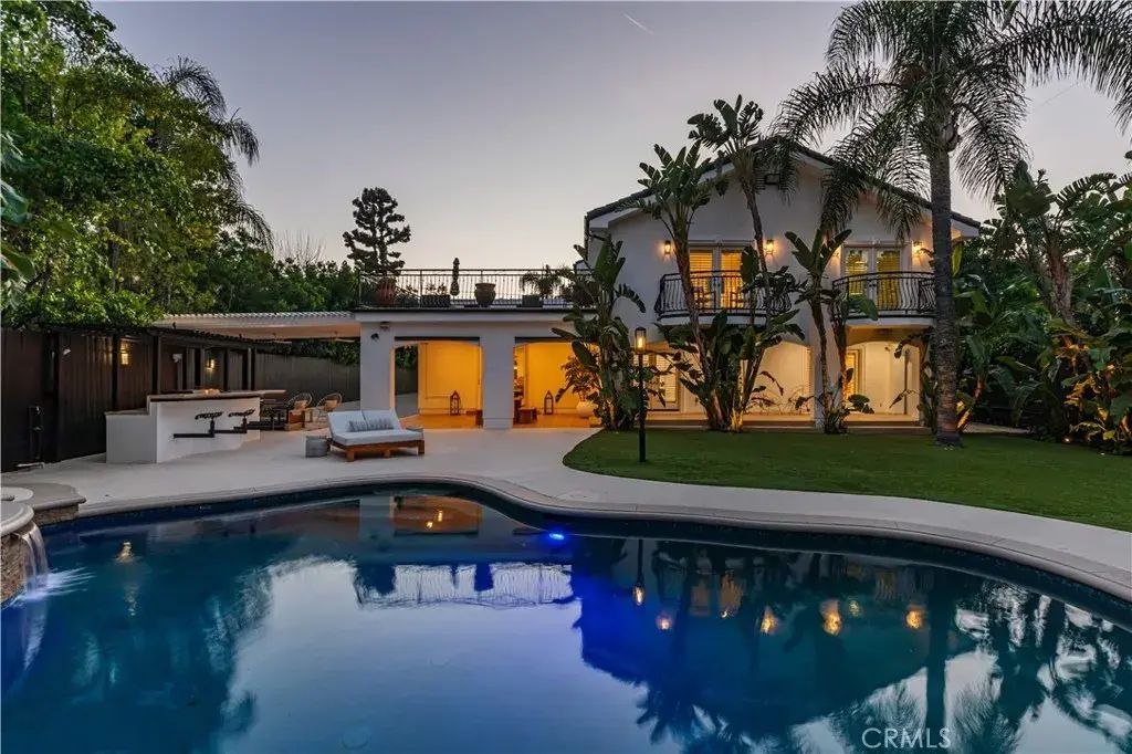 5242 Topeka Drive, Tarzana