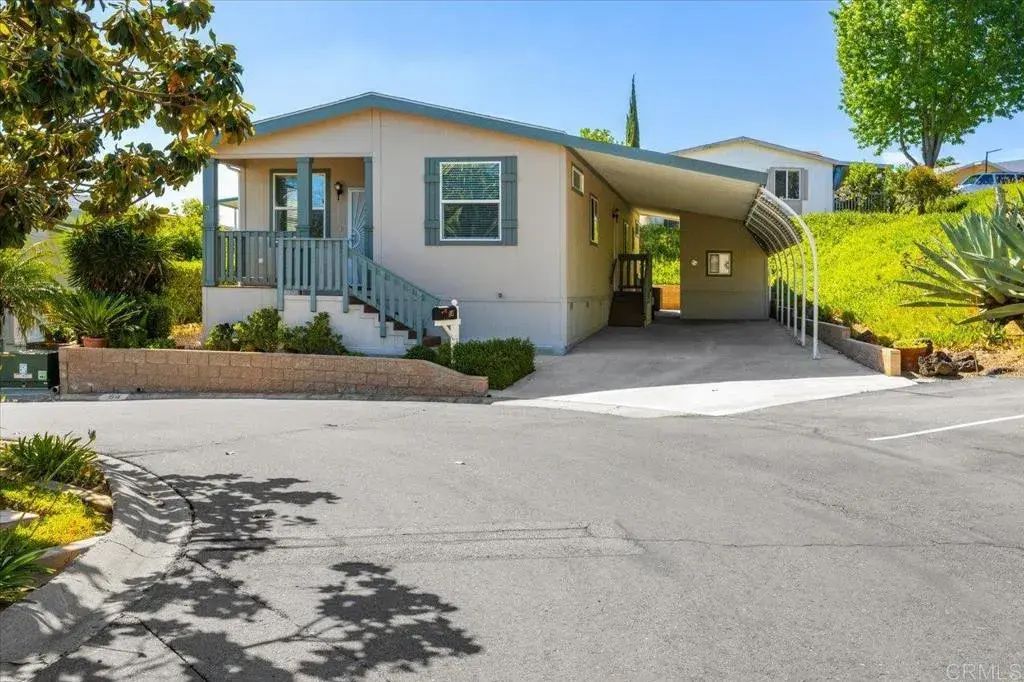 525 W El Norte Parkway 54, Escondido