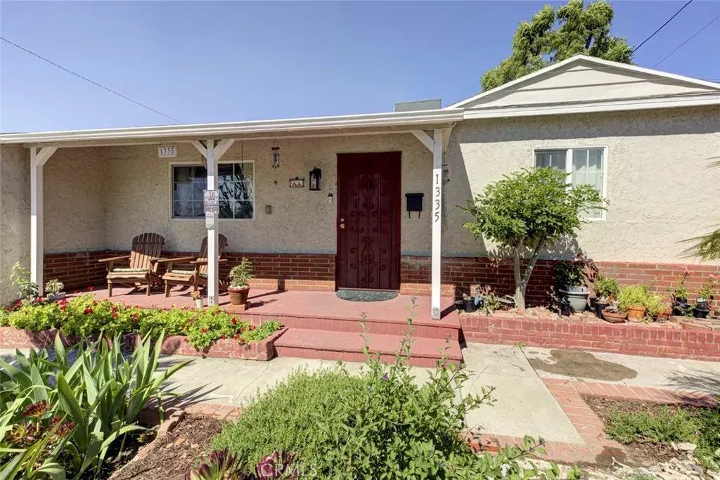1335 N Niagara Street, Burbank