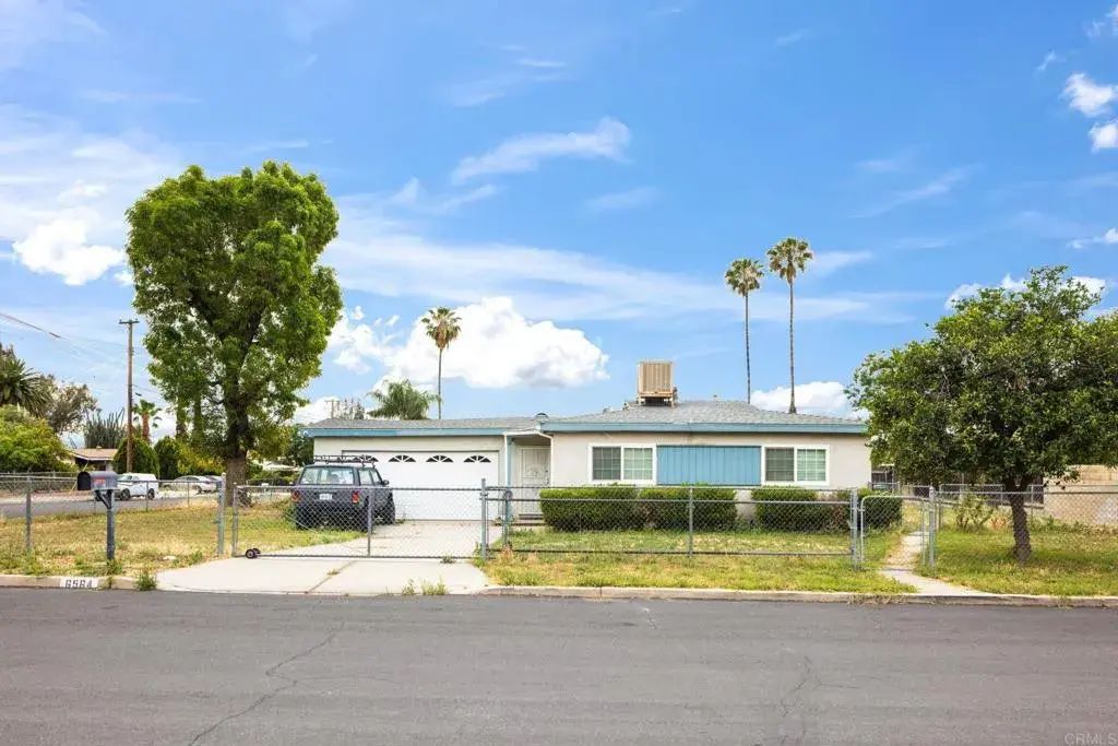 6564 Lynwood Way, Highland