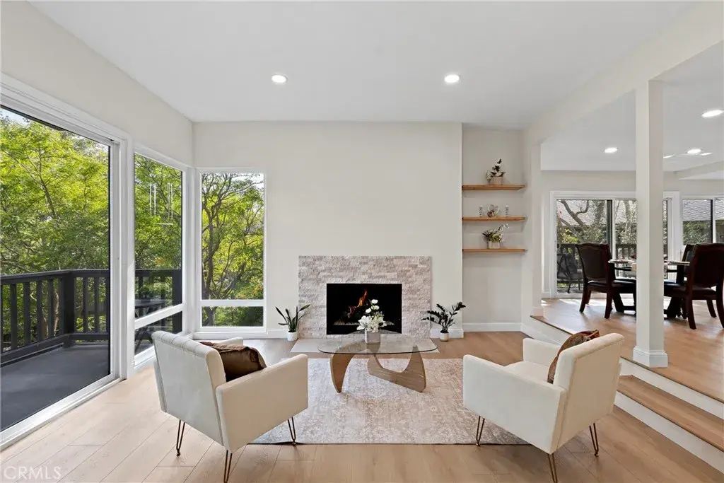 23 Viejo 79, Irvine