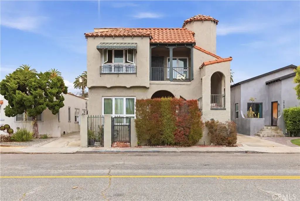 2744 S Redondo Boulevard, Los Angeles