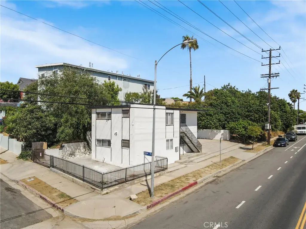 3155 E 8th Street, Los Angeles