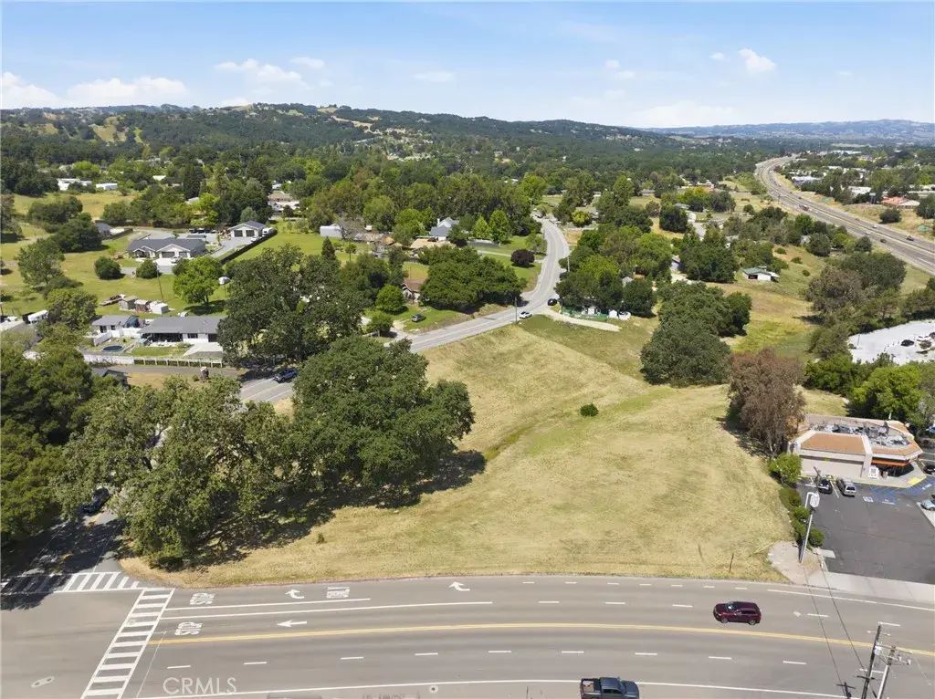 3975 Monterey, Atascadero