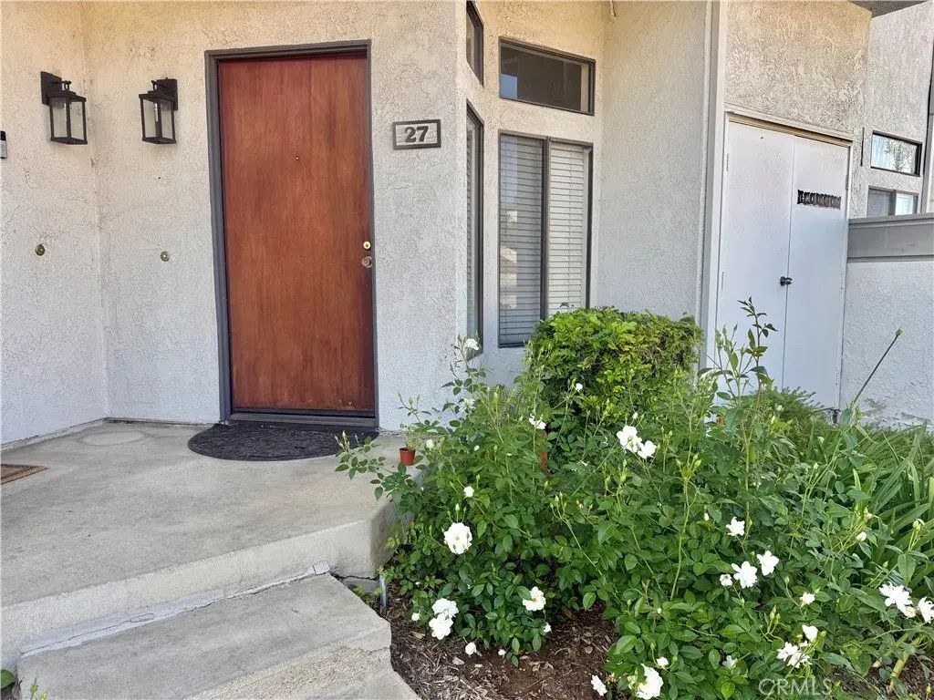 27 Willowcrest Lane, Phillips Ranch