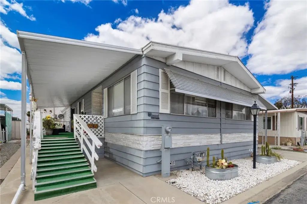 1895 W Devonshire 85, Hemet