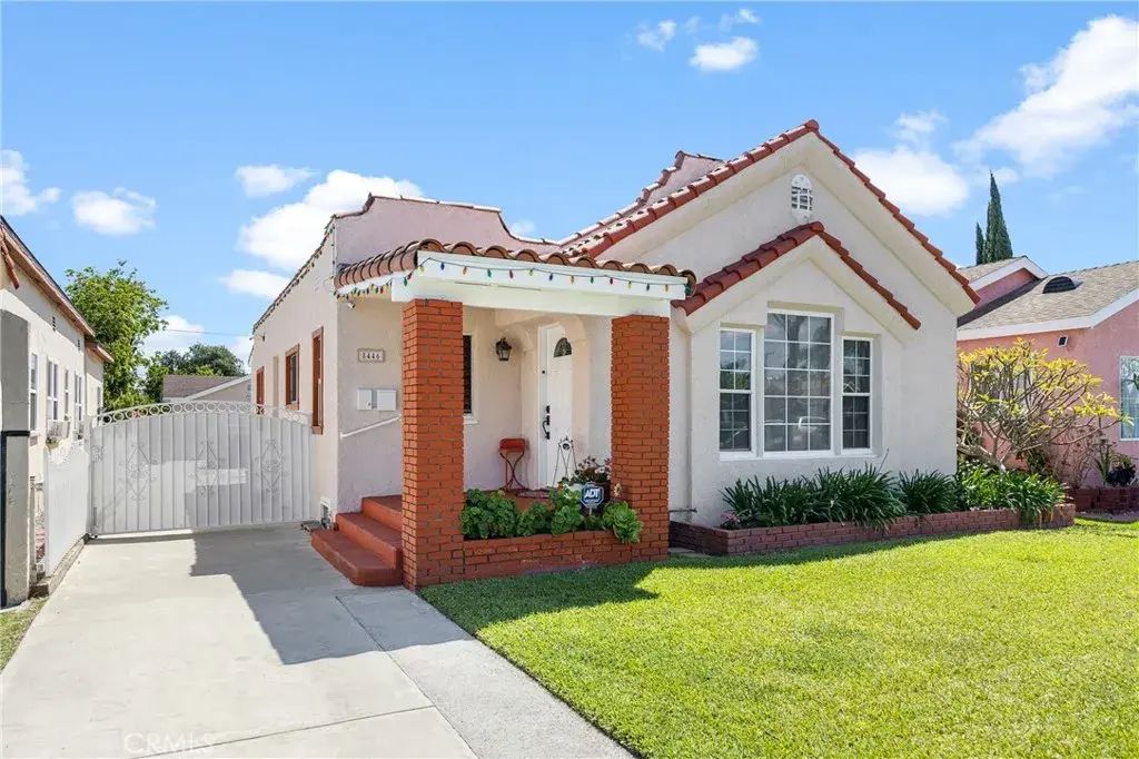 8446 California Avenue, South Gate