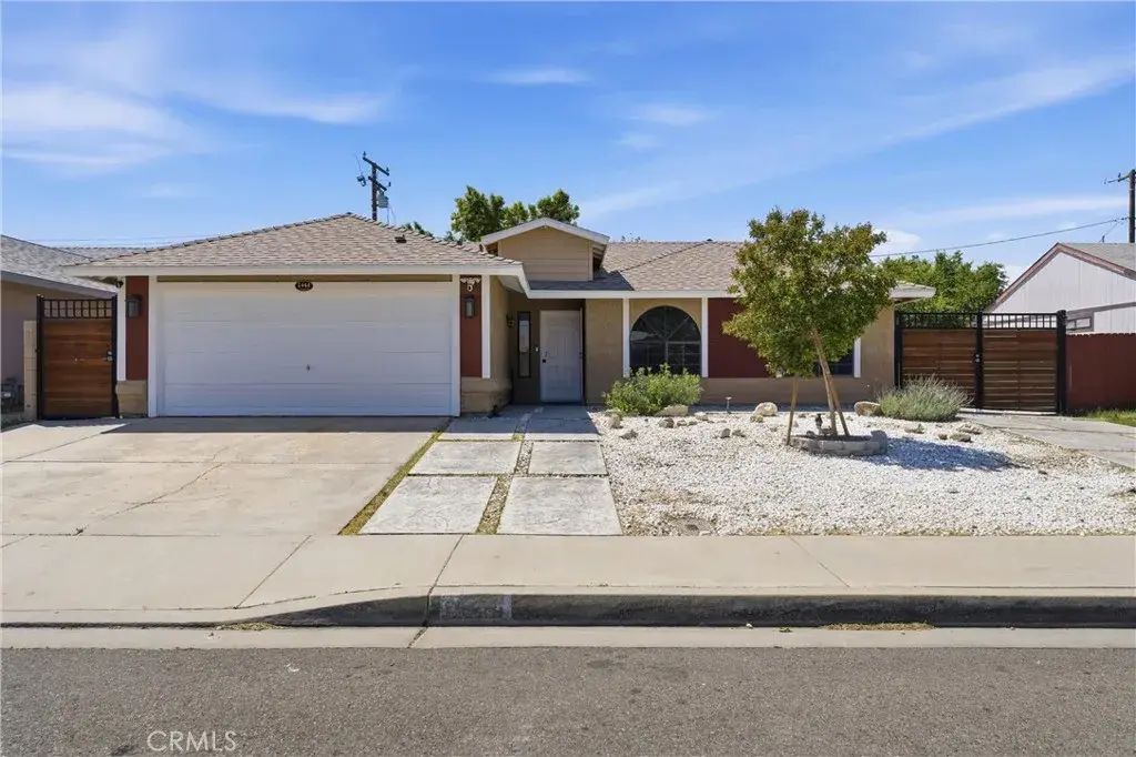 1444 W Avenue H8, Lancaster