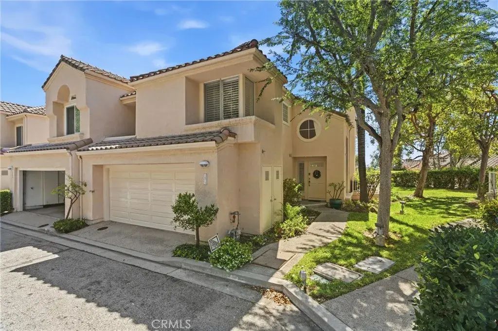 1872 Caminito De La Narcissa, Glendale
