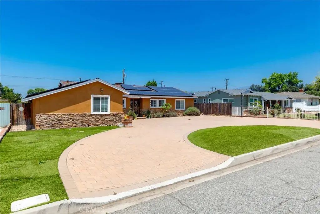 759 S Briargate, Covina