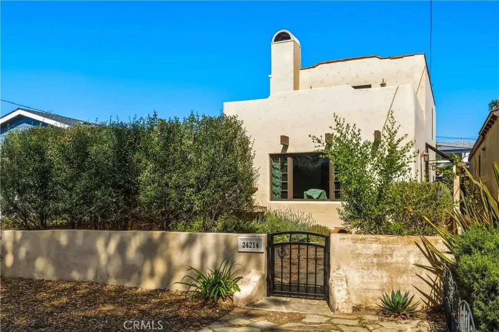 24214 Los Codona Avenue, Torrance
