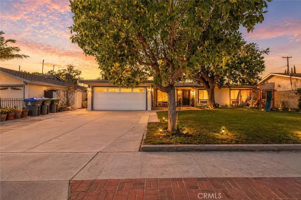 1705 E Vermont, Anaheim