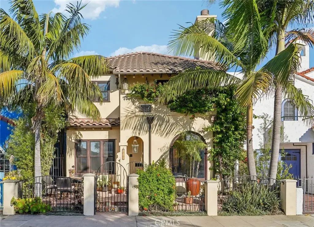 112 Santa Ana Avenue, Long Beach