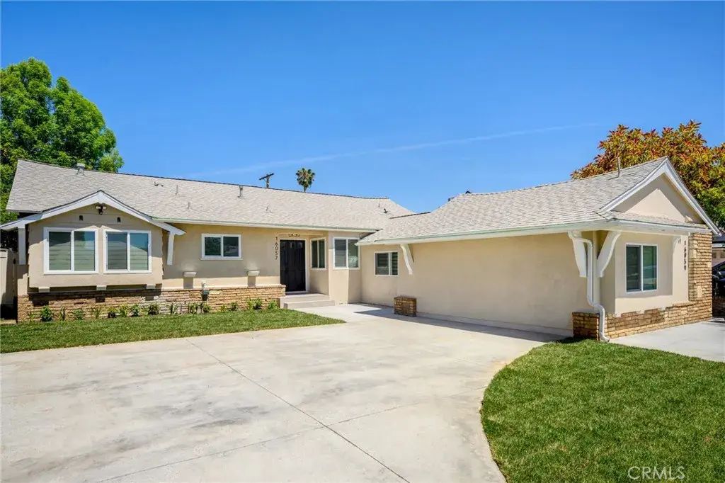 16057 Knapp, North Hills
