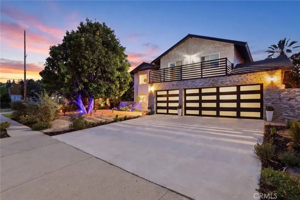 7505 Bobbyboyar Avenue, West Hills