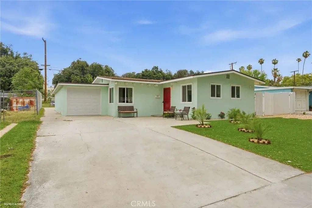 3833 Overland, Riverside